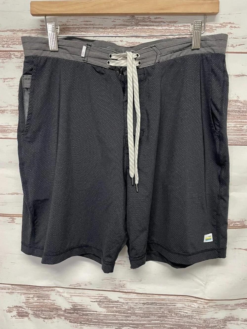 Vuori Evolution Board Shorts Microdot pattern